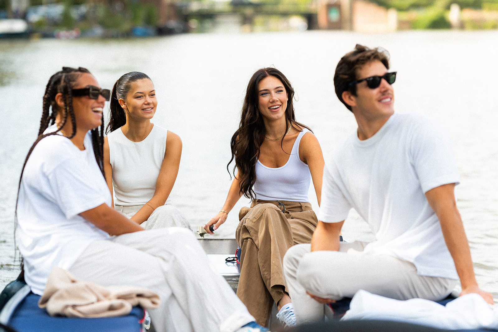 Relaxed boating in electric boat