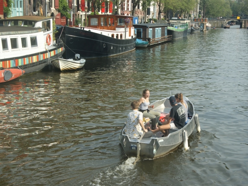 Rent a boat with skipper on the Amsterdam canals