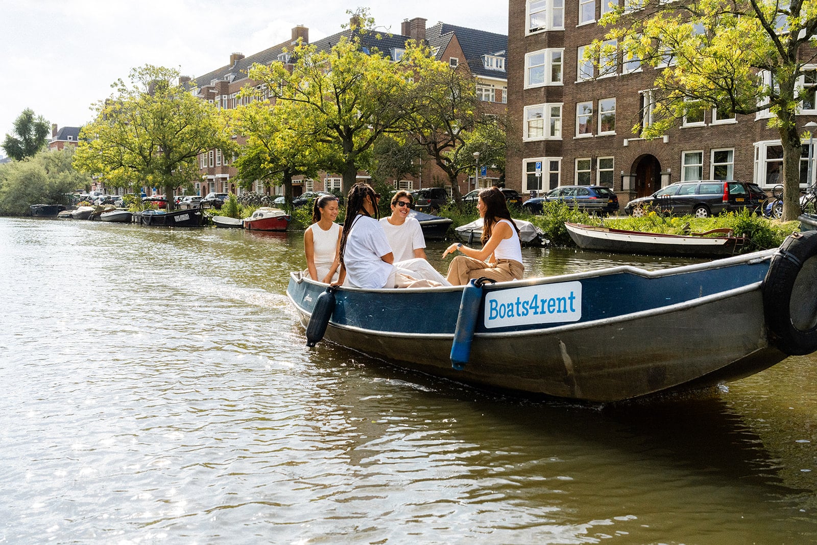 Group boarding a Boats4rent boat in Amsterdam